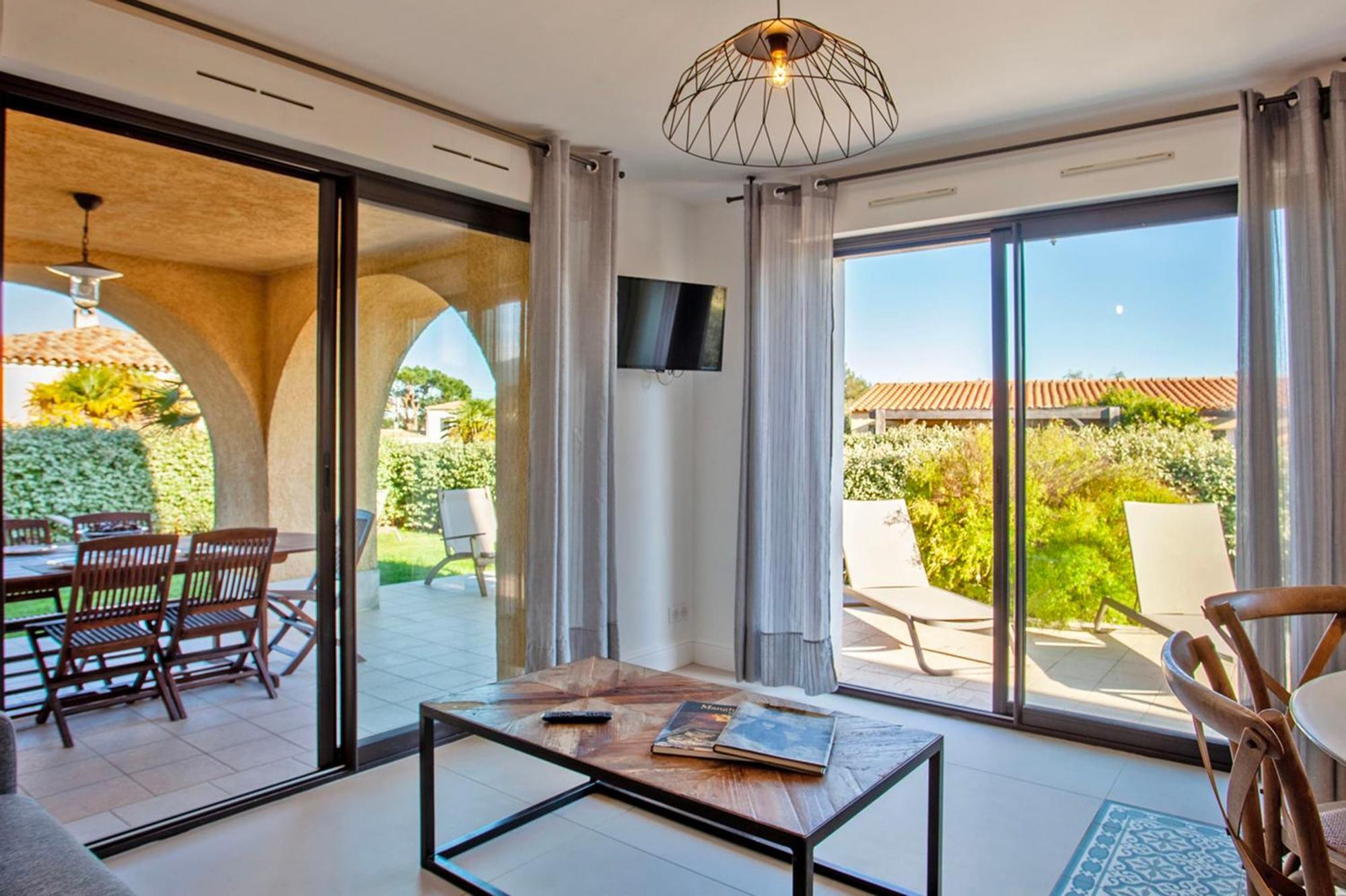Location De Vacances Olivier Jardin Privatif Et Piscine Chauffee Partagee Calvi  Exterior photo
